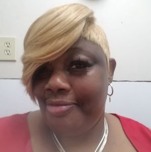 Meet your Posher, Monique